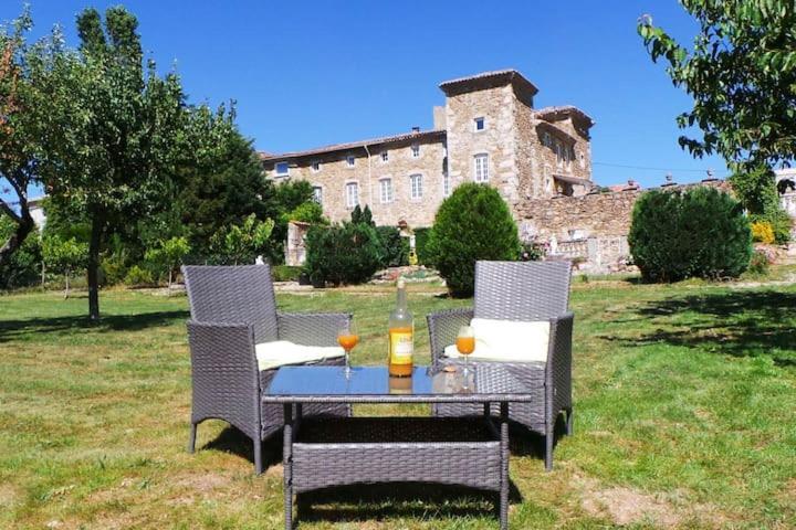 Gite Du Chateau Eclassan Luaran gambar