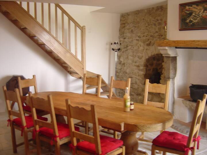 Gite Du Chateau Eclassan Luaran gambar